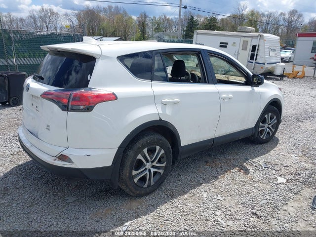 Toyota RAV4 LE 2018 2T3BFREV1JW855836 Image 4