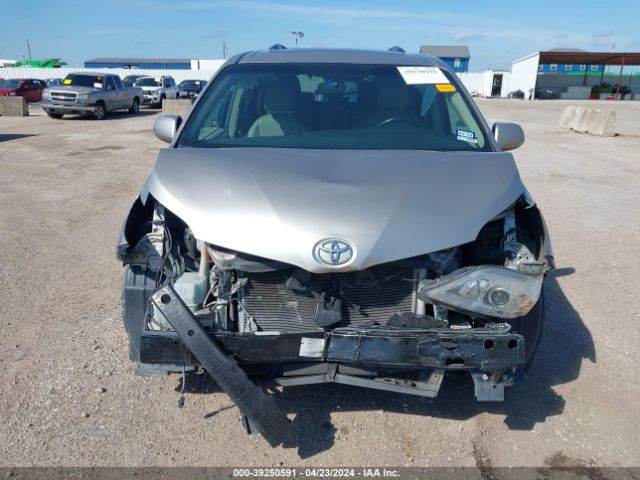 5TDYK3DC0GS729545 Toyota Sienna Xle 8 Passenger