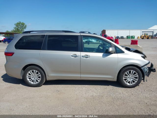 5TDYK3DC0GS729545 Toyota Sienna Xle 8 Passenger