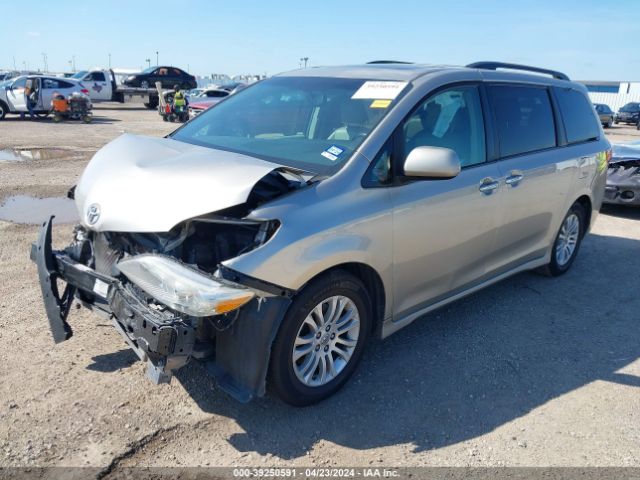 5TDYK3DC0GS729545 Toyota Sienna Xle 8 Passenger