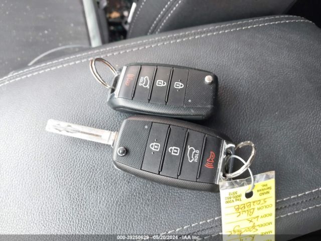KNDPMCAC6K7502888 KIA Sportage Lx