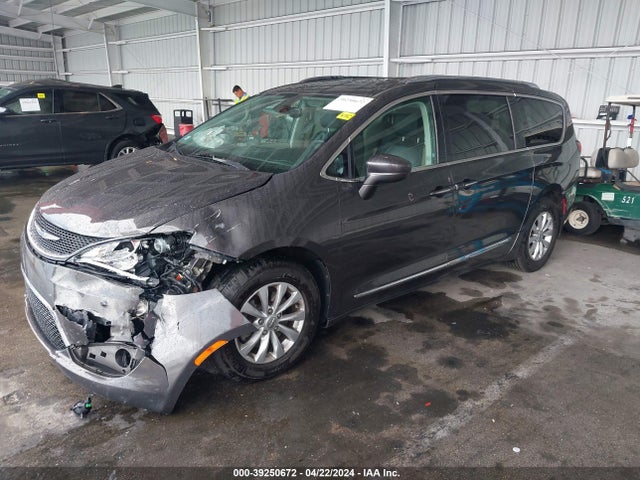 2C4RC1BG9JR149237 Chrysler Pacifica Touring L