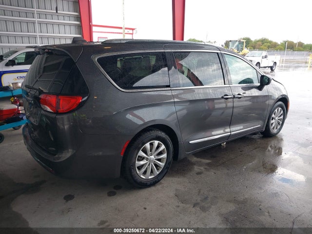 2C4RC1BG9JR149237 Chrysler Pacifica Touring L