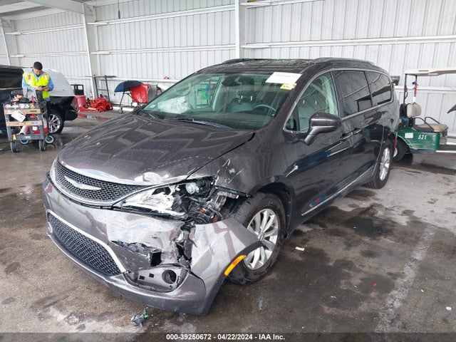 2C4RC1BG9JR149237 Chrysler Pacifica Touring L