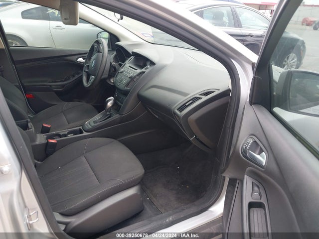 Ford FOCUS SE 2016 1FADP3K20GL391081 Image 5