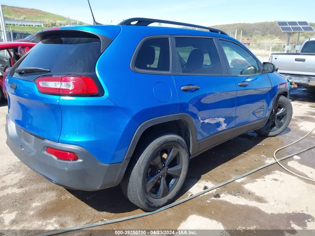 1C4PJMAB8HW605444 Jeep Cherokee Altitude 4x4