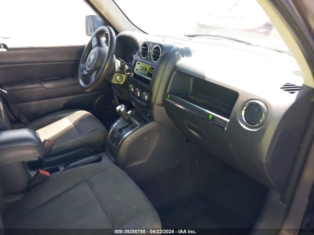 1C4NJPBA6FD399211 Jeep Patriot Altitude Edition