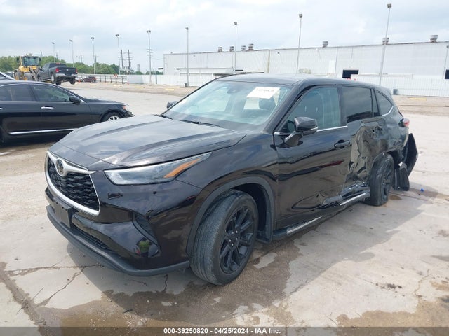 Toyota Highlander L 2022 5TDCZRAH8NS140703 Image 2