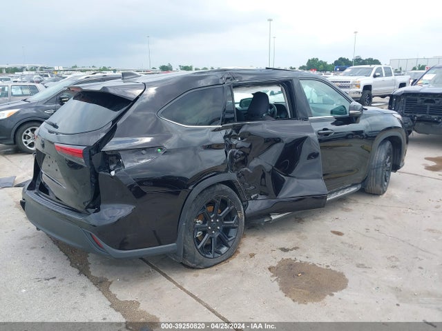 Toyota Highlander L 2022 5TDCZRAH8NS140703 Image 4