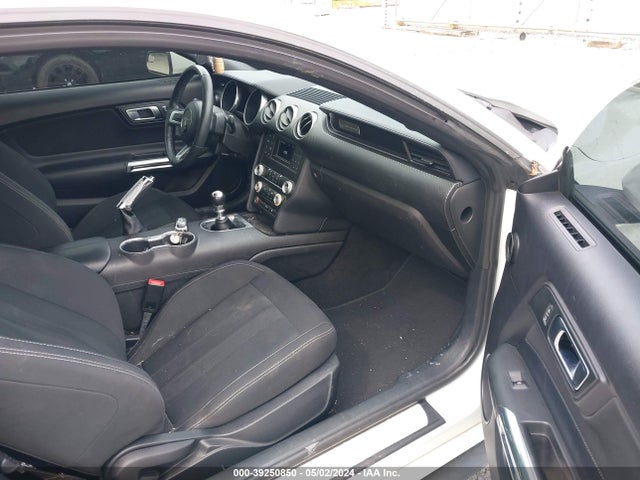 Ford Mustang Ecoboost 2019 1FA6P8TH9K5161884 Image 5