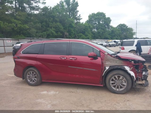 5TDYRKEC1NS087483 Toyota SIENNA XLE