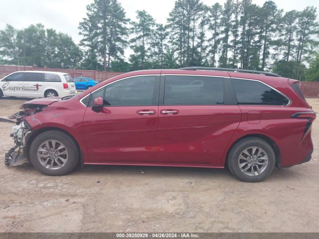 5TDYRKEC1NS087483 Toyota SIENNA XLE
