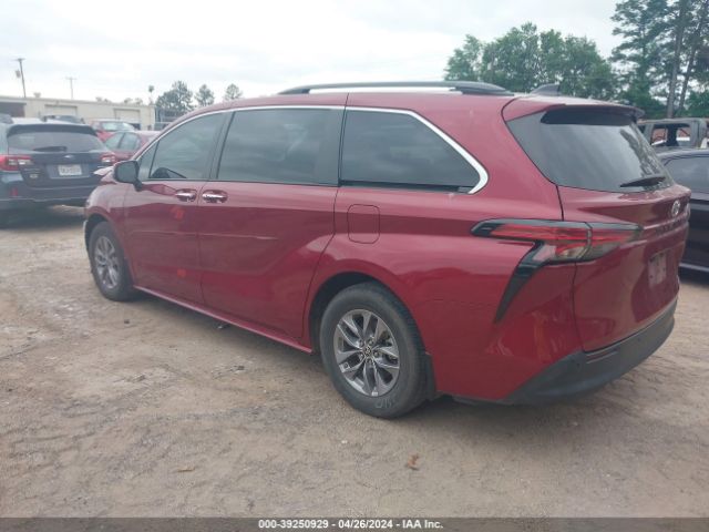 5TDYRKEC1NS087483 Toyota SIENNA XLE