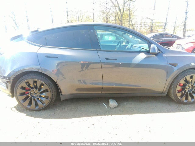 7SAYGDEF5NF456557 Tesla Model Y Performance Dual Motor All-wheel Drive