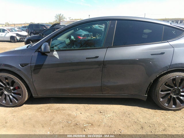 7SAYGDEF5NF456557 Tesla Model Y Performance Dual Motor All-wheel Drive