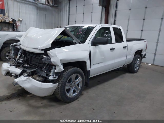 Chevrolet Silverado 1500 Custom 2017 1GCVKPEC0HZ133618 Image 2