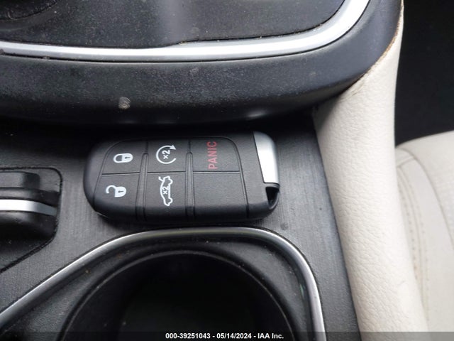 1C3CCCAB3FN560083 Chrysler 200 Limited