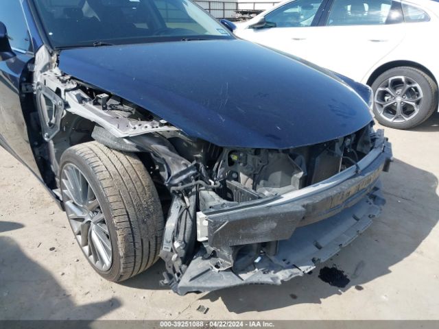 JTHBA1D2XH5053597 Lexus IS 200T