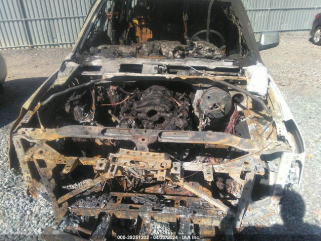1GKS2AEC8FR200404 GMC YUKON SLE