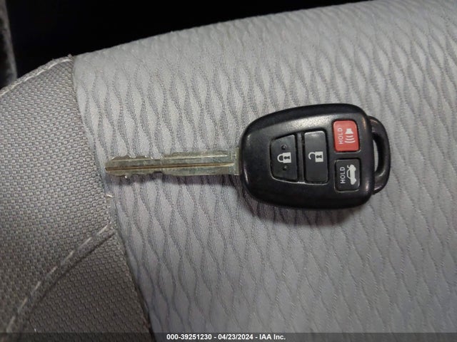 Toyota COROLLA LE 2016 2T1BURHE3GC492122 Image 11