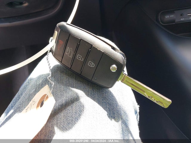 KIA SOUL + 2016 KNDJP3A57G7357110 Image 11