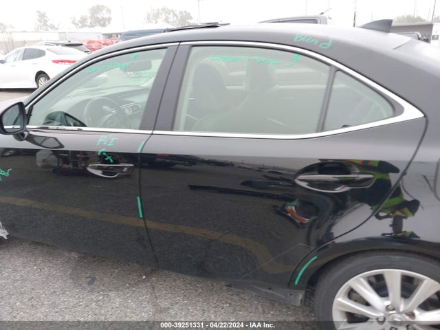JTHBA1D25G5005570 Lexus IS 200T
