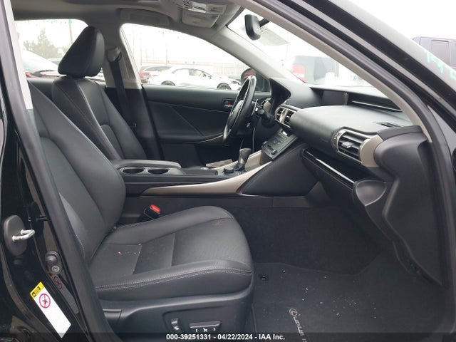 JTHBA1D25G5005570 Lexus IS 200T