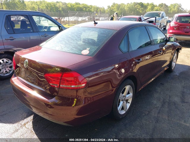 1VWAT7A32EC068252 Volkswagen Passat 1.8t S