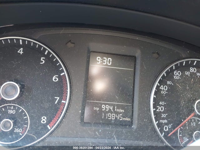 1VWAT7A32EC068252 Volkswagen Passat 1.8t S