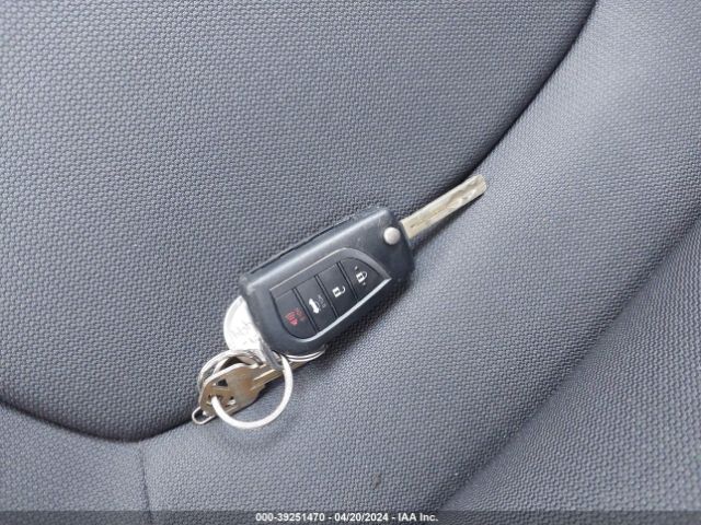 5YFEPMAE7MP228494 Toyota COROLLA LE