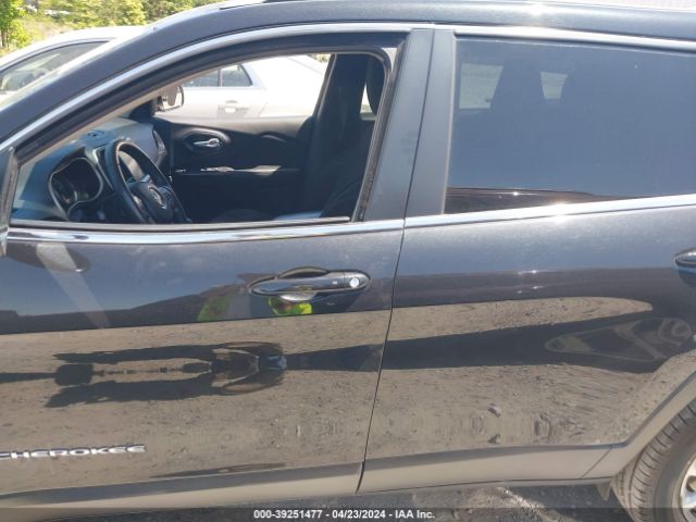 1C4PJMCS6GW227426 Jeep Cherokee Latitude