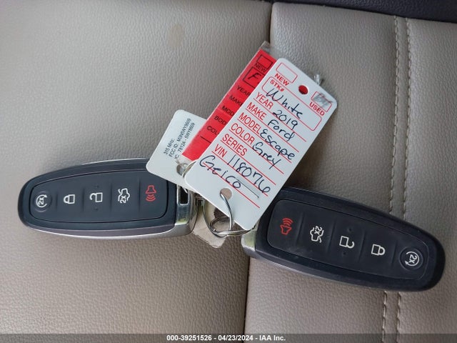 Ford ESCAPE SEL 2019 1FMCU9HD8KUC18174 Image 11