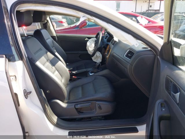 3VWD17AJ6EM211106 Volkswagen Jetta 1.8t Se