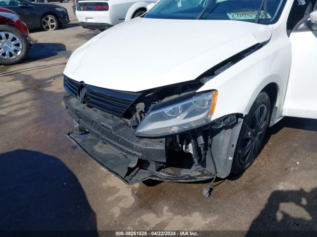 3VWD17AJ6EM211106 Volkswagen Jetta 1.8t Se