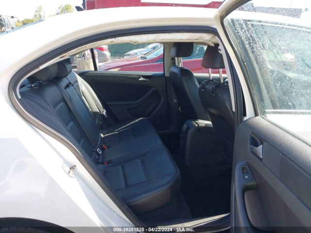 3VWD17AJ6EM211106 Volkswagen Jetta 1.8t Se