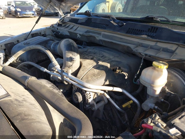 1C6RR7TT1HS792128 RAM 1500 Big Horn  4x4 6'4 Box