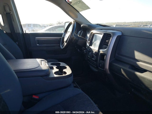 1C6RR7TT1HS792128 RAM 1500 Big Horn  4x4 6'4 Box