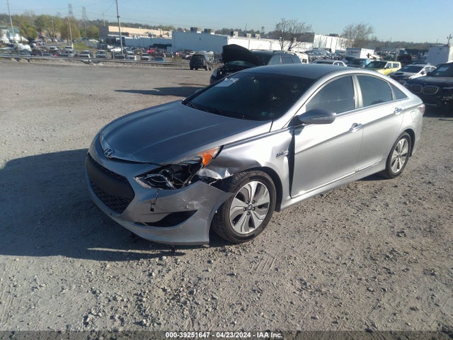 Hyundai Sonata Hybrid Limited 2015 KMHEC4A44FA120176 Image 2