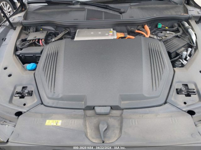 WA1AAAGE1NB027416 Audi E-tron Premium Quattro