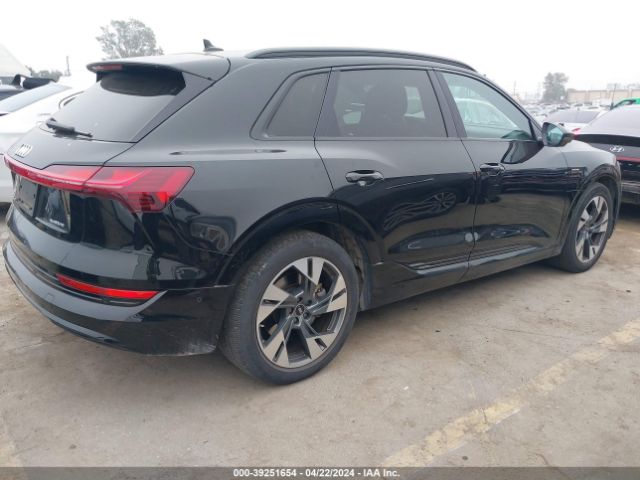 WA1AAAGE1NB027416 Audi E-tron Premium Quattro