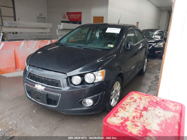 Chevrolet Sonic Lt Auto 2014 1G1JC5SG9E4181272 Image 2