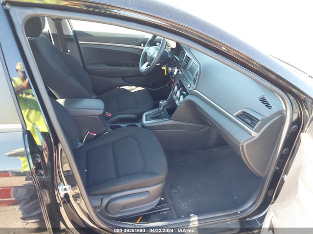 Hyundai ELANTRA SE 2019 KMHD74LF4KU849222 Image 5