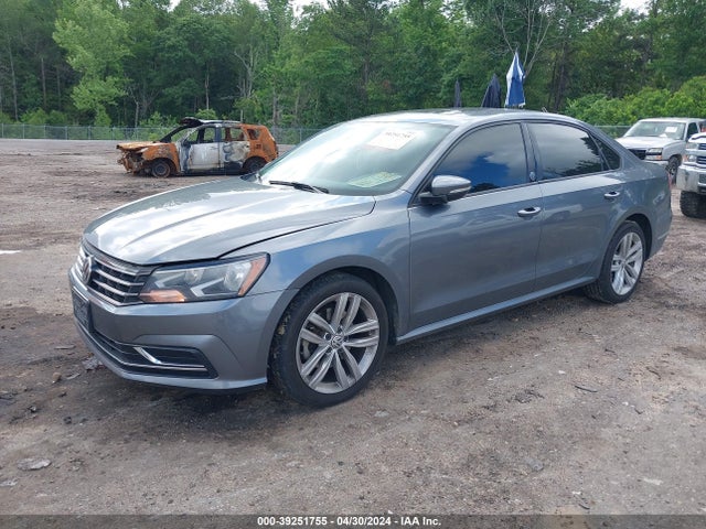 1VWLA7A3XKC009444 Volkswagen Passat 2.0t Wolfsburg Edition