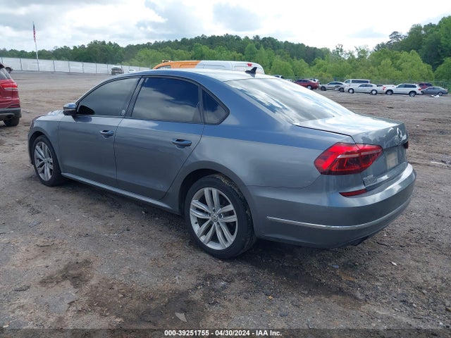 1VWLA7A3XKC009444 Volkswagen Passat 2.0t Wolfsburg Edition