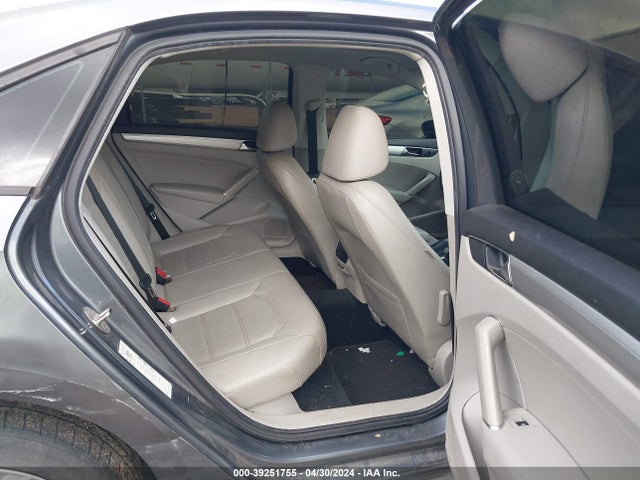 1VWLA7A3XKC009444 Volkswagen Passat 2.0t Wolfsburg Edition