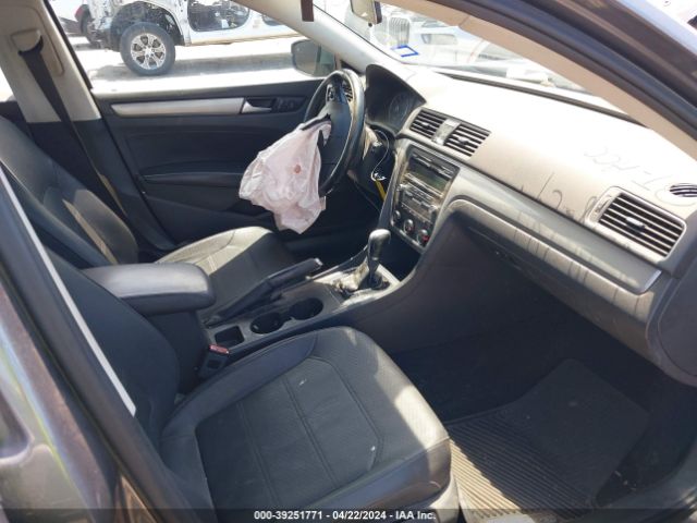 1VWAT7A32FC045118 Volkswagen Passat 1.8t Wolfsburg Edition