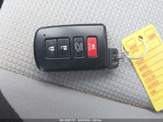 JTMWFREV4JJ160783 Toyota Rav4 Xle