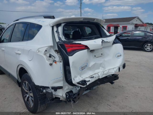 JTMWFREV4JJ160783 Toyota Rav4 Xle
