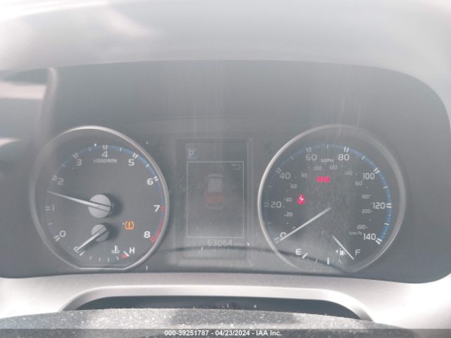 JTMWFREV4JJ160783 Toyota Rav4 Xle