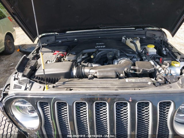 1C4HJXEG8JW118262 Jeep Wrangler Unlimited Sahara 4x4